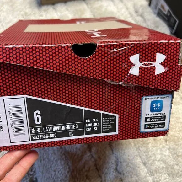 UNDER ARMOUR - Infinite 3 Running Shoes