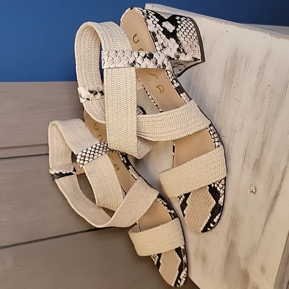 Unisa Snakeprint Elastic Beige Straps Sandals Size 8.5 Block Heel