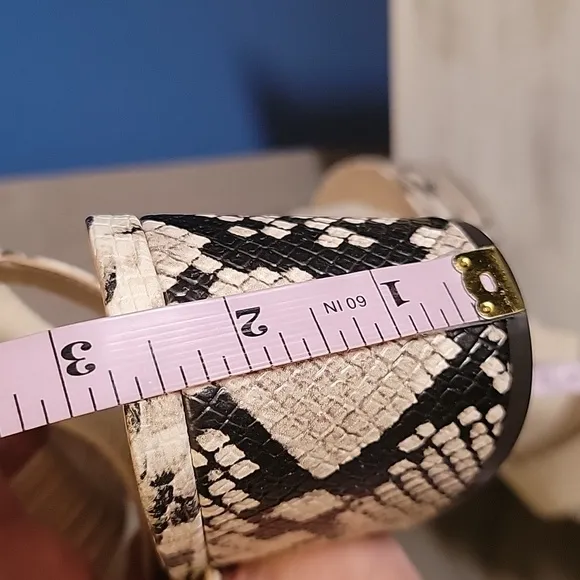 Unisa Snakeprint Elastic Beige Straps Sandals Size 8.5 Block Heel
