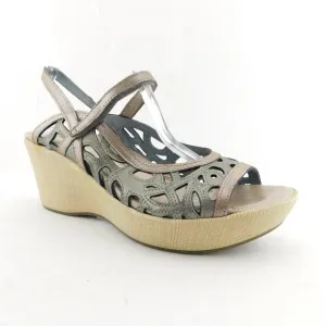 Unworn NAOT Pewter Gray Metallic Leather Wedge Slingback Sandals 42EU / 11US