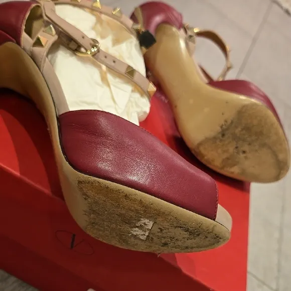 Used Gorgeous Valentino Garavani Studded Burgundy Heels Size 36.5