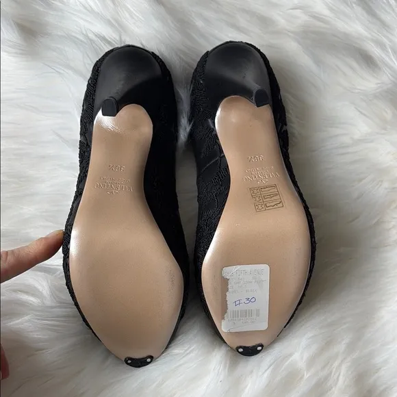 Valentino Black Leather Embroidered Peep-Toe Platform Pumps Heels EU 36.5/US 6