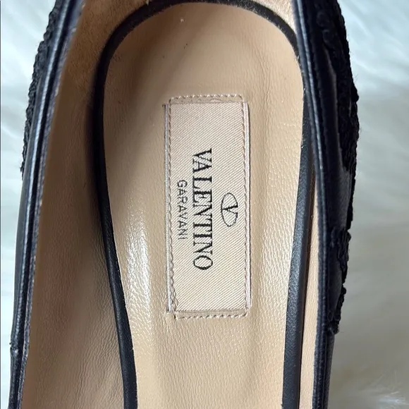 Valentino Black Leather Embroidered Peep-Toe Platform Pumps Heels EU 36.5/US 6