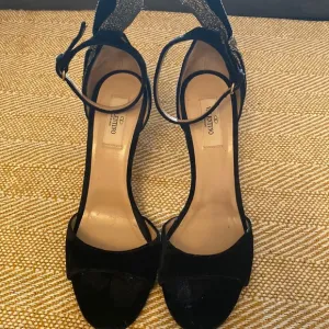 valentino garavani heel