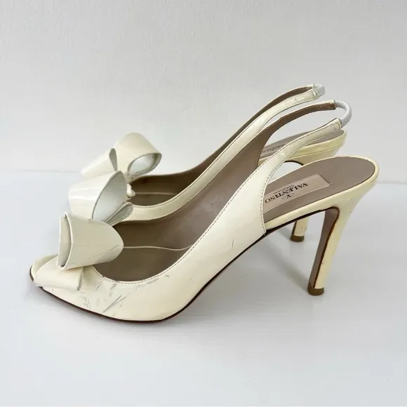Valentino Garavani Ivory Patent Leather Peeptoe Bow Pumps Heels 39 1/2 AS IS