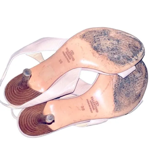 Valentino Garavani Heeled Sandals Nude Leather Size 38 U.S. 8 Authentic Vintage.