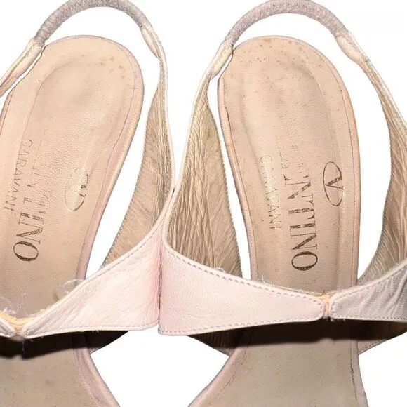 Valentino Garavani Heeled Sandals Nude Leather Size 38 U.S. 8 Authentic Vintage.