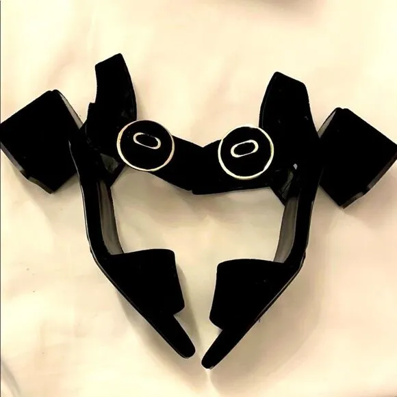 VANELI SZ 8N BLACK VELVET SANDALS.  NEW