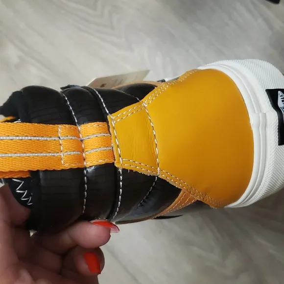 Vans sk8- hi mte 2.0 DX apricot