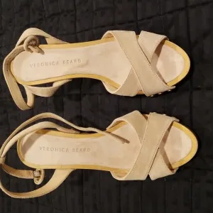 VERONICA BEARD NEW SHOES
