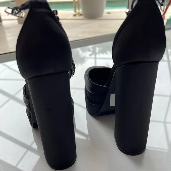 Versace Platform Pumps heels size 6.5 /7 aevitas, Versace style
