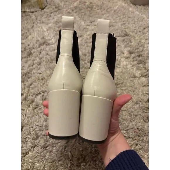 Via Spiga Women's Delaney White Leather Ankle Booties High Heel 8M