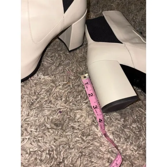 Via Spiga Women's Delaney White Leather Ankle Booties High Heel 8M