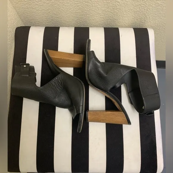 Vince Addie wood block black leather ankle wrapped heeled bootie sandals. 10
