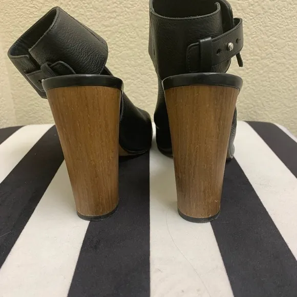 Vince Addie wood block black leather ankle wrapped heeled bootie sandals. 10
