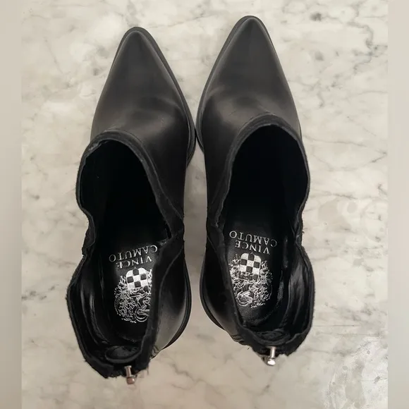 Vince camuto black leather heel shoes size 6.5
