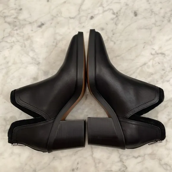 Vince camuto black leather heel shoes size 6.5