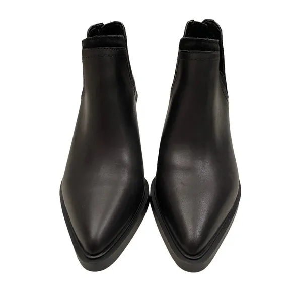 Vince camuto black leather heel shoes size 6.5