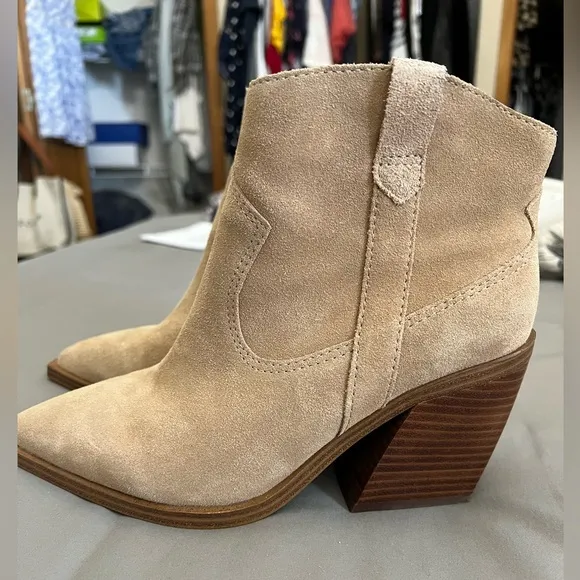 Vince Camuto Briyeonda Suede Western Boots 7.5