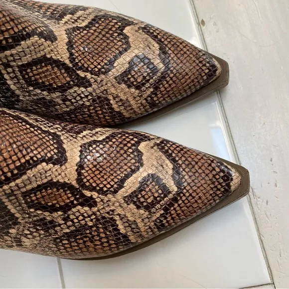 Vince Camuto Brown Tan Snakeskin Booties Boots 8.5 39