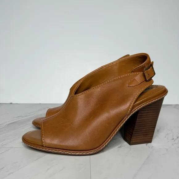 Vince Camuto Fandree Brown Leather Stacked Heel Sandal 11M