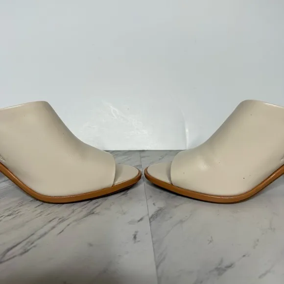 Vince Camuto Fissana Stacked Heel Leather Sandal 10M