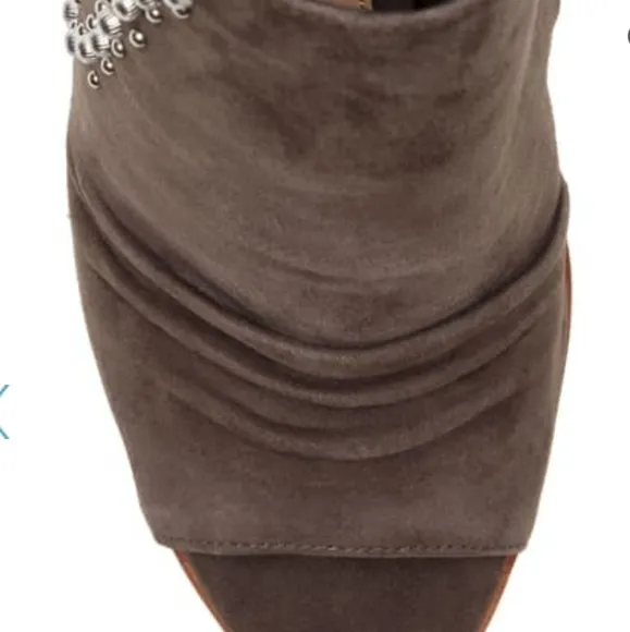 Vince Camuto Machine Grey Suede Peep toe sandals