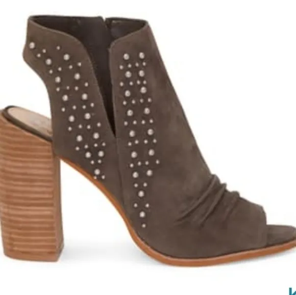 Vince Camuto Machine Grey Suede Peep toe sandals