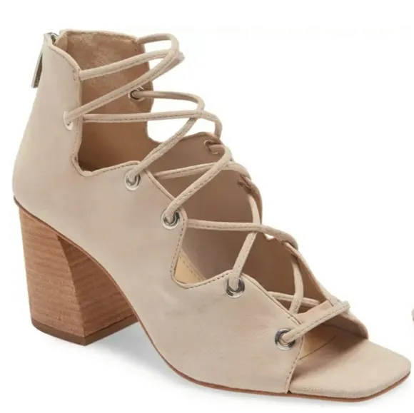 Vince Camuto Nahara Taupe laced zipback square toe Cuban heel sandals NWOT 9