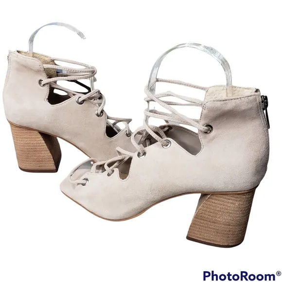 Vince Camuto Nahara Taupe laced zipback square toe Cuban heel sandals NWOT 9