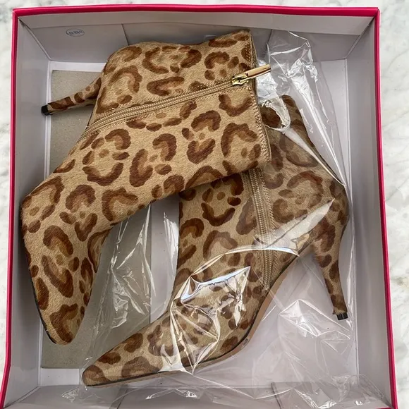 Vince Camuto natural Ambind high heels shoes size 8M