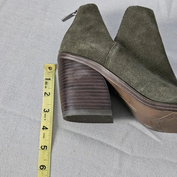 Vince Camuto VC-GIGIETTA Suede Ankle Boots Womens 8M Olive Green Pointed Toe