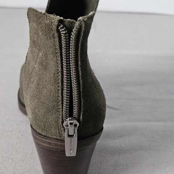 Vince Camuto VC-GIGIETTA Suede Ankle Boots Womens 8M Olive Green Pointed Toe
