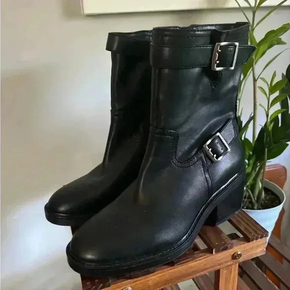 Vince Camuto Vergila Leather Boots