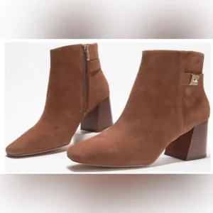 Vince Camuto women’s Laiklen lux kid Suede leather Ankle block heel Boots size 9