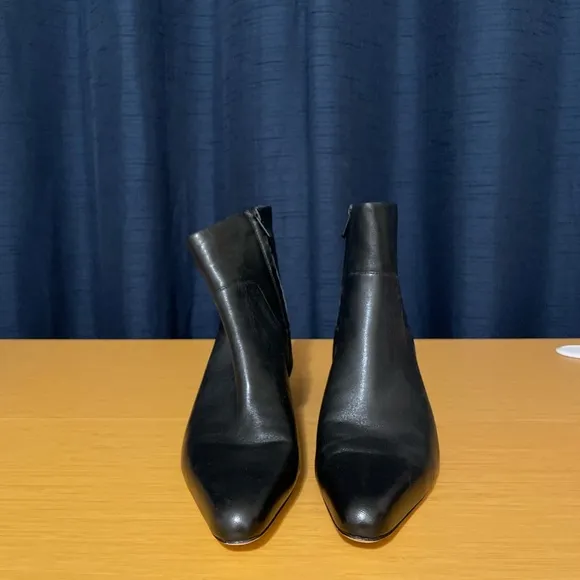VINCE Hilda Black Leather Ankle Boots Womens Block Heel Zippered