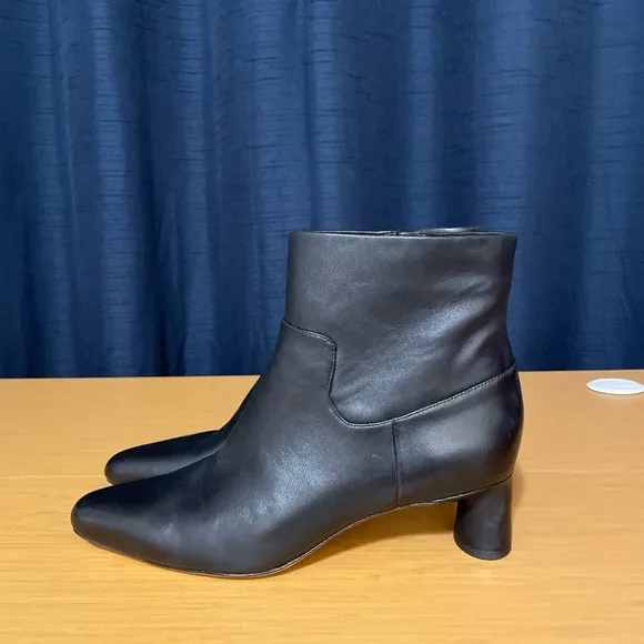 VINCE Hilda Black Leather Ankle Boots Womens Block Heel Zippered