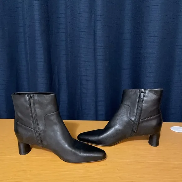 VINCE Hilda Black Leather Ankle Boots Womens Block Heel Zippered
