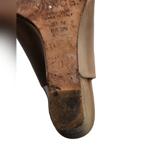Vince Karen Nuetral double banded women's leather wedge sandals Sz 7M