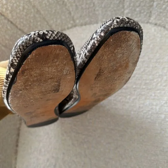 Vince Loafers Paz Gray/Cream Snake-Print Leather Size 9 Slip-On Flats Loafers