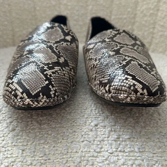 Vince Loafers Paz Gray/Cream Snake-Print Leather Size 9 Slip-On Flats Loafers