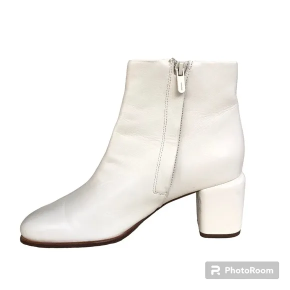 Vince Maggie White Leather Block Heel Ankle Boots Booties Women’s Size 7.5