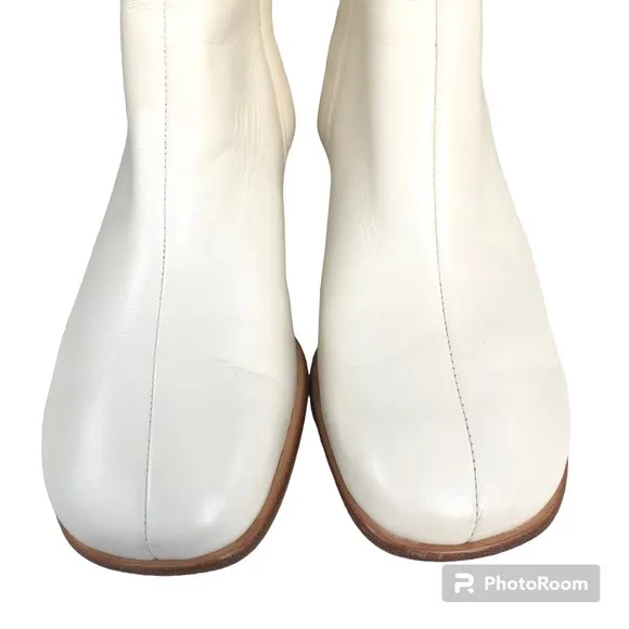 Vince Maggie White Leather Block Heel Ankle Boots Booties Women’s Size 7.5
