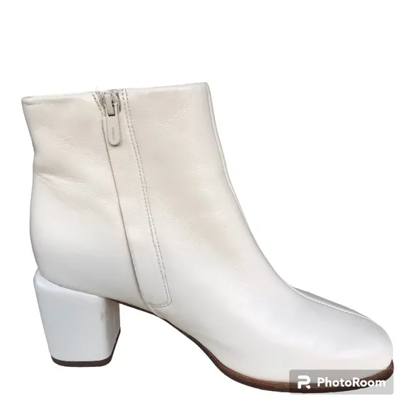 Vince Maggie White Leather Block Heel Ankle Boots Booties Women’s Size 7.5