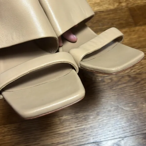 VINCE Nessia Block Heel Leather Sandals in Cappuccino Size 9