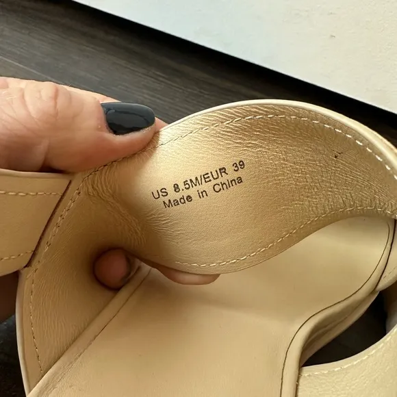 Vince Women’s Roma Leather Wedge Sandals Macadamia Beige (Size 8.5)