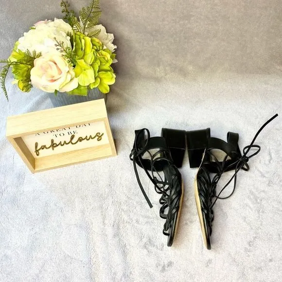 Vince Beaumont Leather Lace Up Block Heel Sandals in Black. Size 7