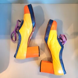 Vintage 70s Florsheim color blocked, platform shoes. Size: 10B