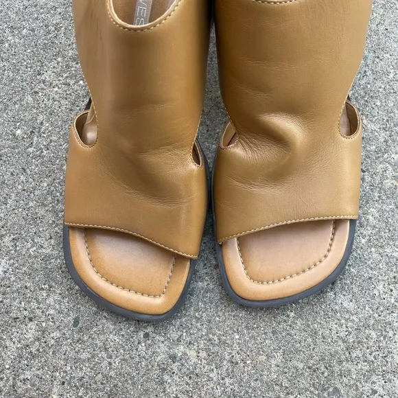 Vintage 90's block heel leather sandals