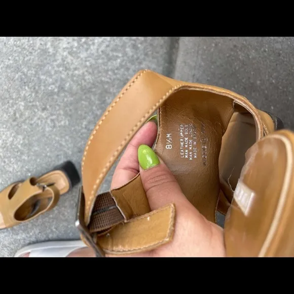 Vintage 90's block heel leather sandals